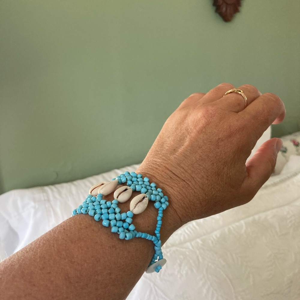 Beaded shell bracelet - Picture 5 of 5